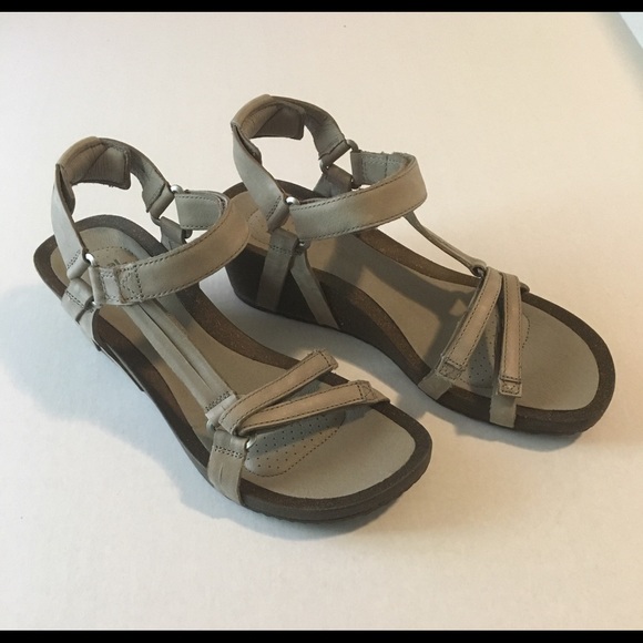 teva women's ysidro universal wedge sandals